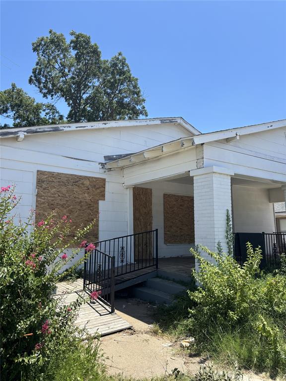 3137 Hemphill Street