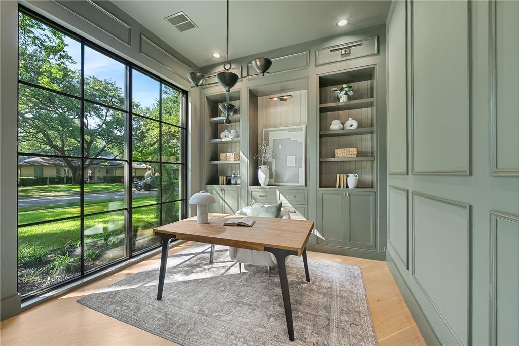 6924 Redstart Lane