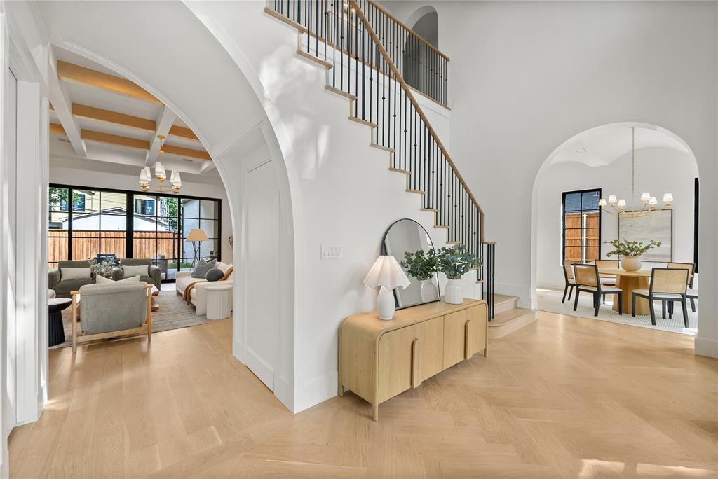 6924 Redstart Lane