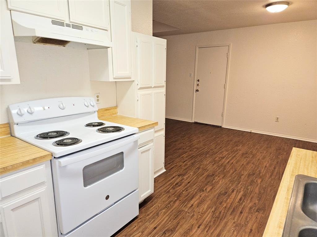 Fox Hollow Add N R H - Residential Lease