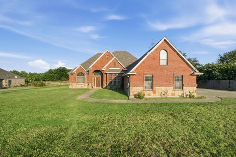 Photo of 148 Fossil Rock Drive, Azle, TX 76020 (MLS # 21345537)