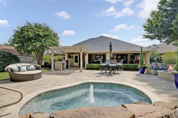 9608 GRANDVIEW DR, DENTON, TX 76207 - Image 74af8a7e4f08f8f55d52e69ea6d42c22/474112751