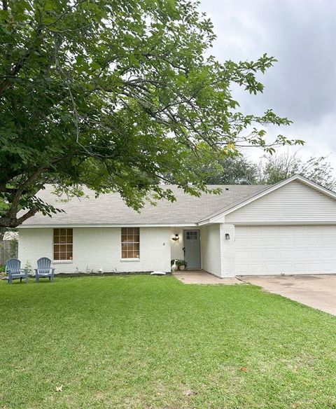 Photo of 102 Bryn Mawr Lane, Waxahachie, TX 75165 (MLS # 21275914)