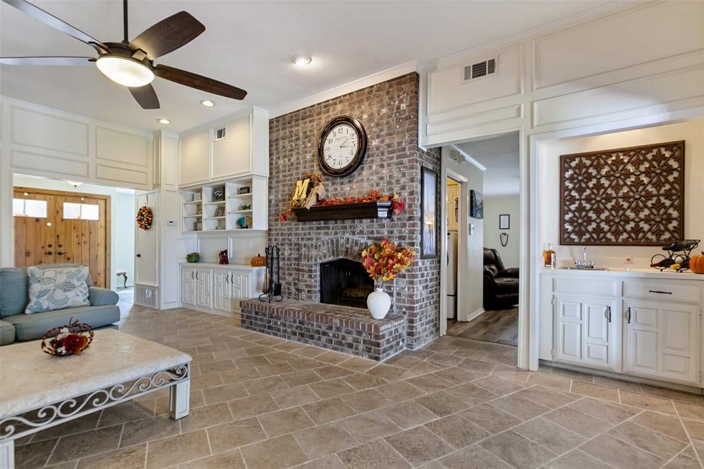 1611 Barclay Drive