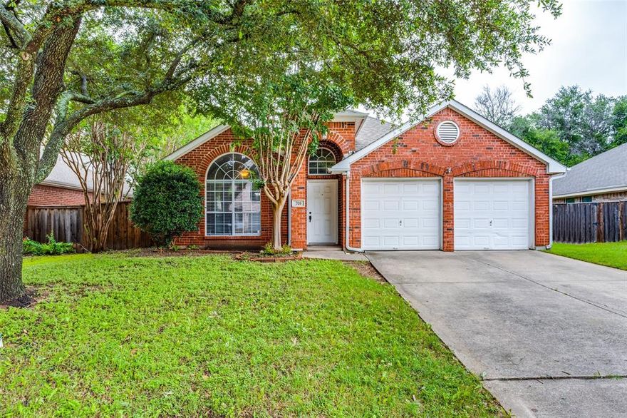 Charming three bedrooms and two bathrooms single story home in Glenwood Estates.  Open floor plan. Stunning wood floors in entry, living room, dining room, kitchen, and family room.  Open concept kitchen with granite countertops, fireplace, split bedroom design, large backyard, in an ideal location! Just blocks away from shopping and restaurants around McKinney. Easy access to 380 and 75.  

Mowing to be maintained by the landlord. The tenant will be responsible for watering the yard (sprinkler system). Pets are to be handled on a case-by-case basis with a non-refundable pet deposit.