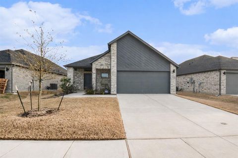 Photo of 315 Lost Creek Trail, Greenville, TX 75402 (MLS # 21181939)