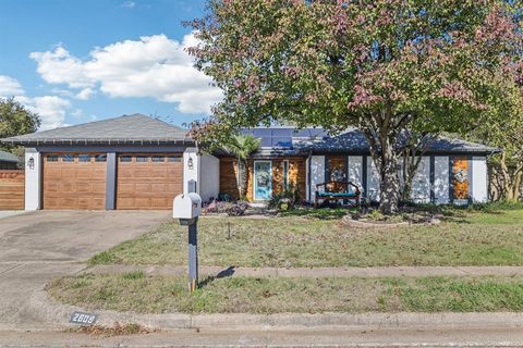 2609 Meadow Green Bedford TX 76021