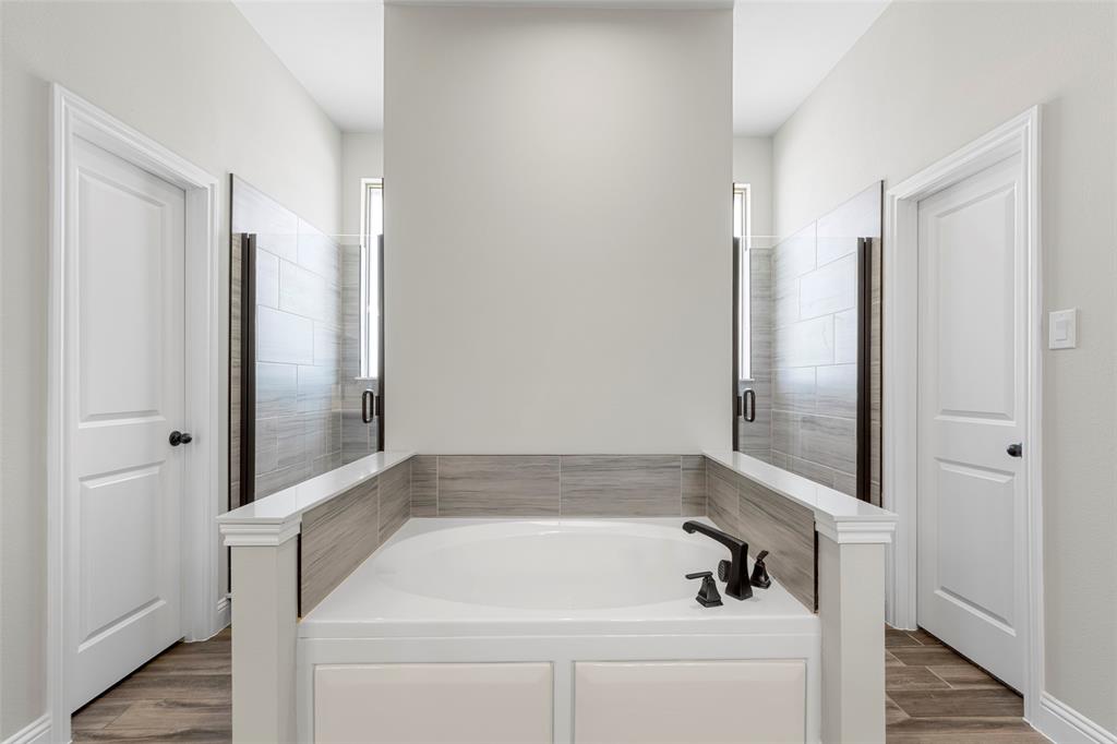 Oak Point Estates - Residential