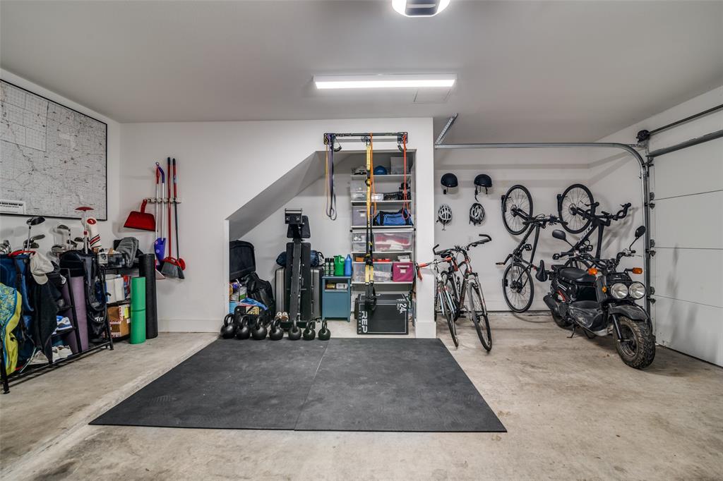 Condominium Hms Lindell Bldg 5 - Residential