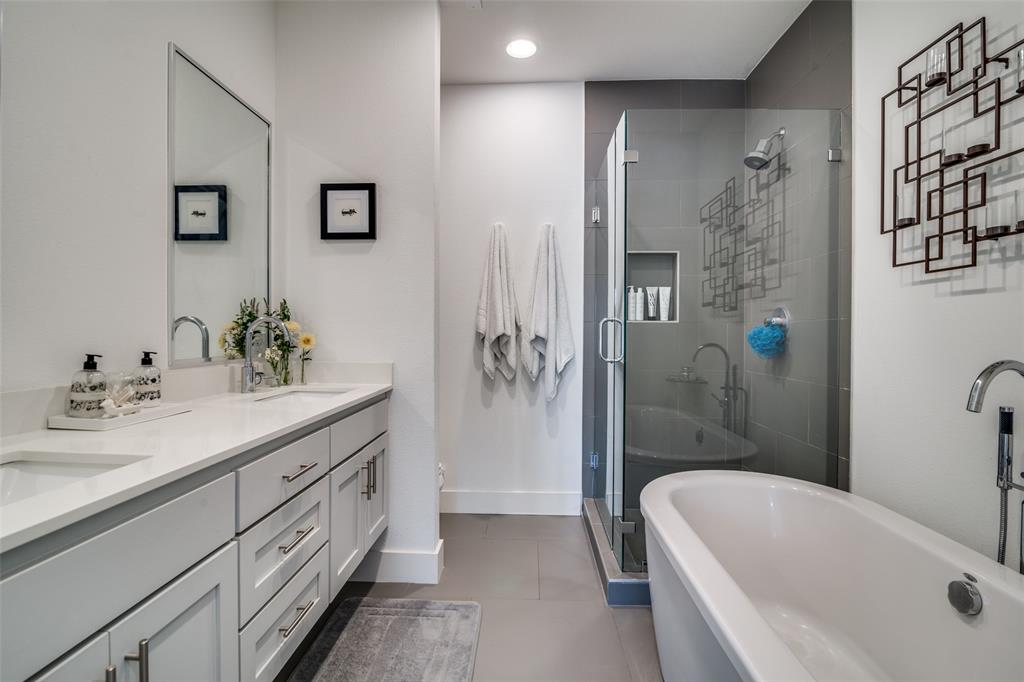 Condominium Hms Lindell Bldg 5 - Residential