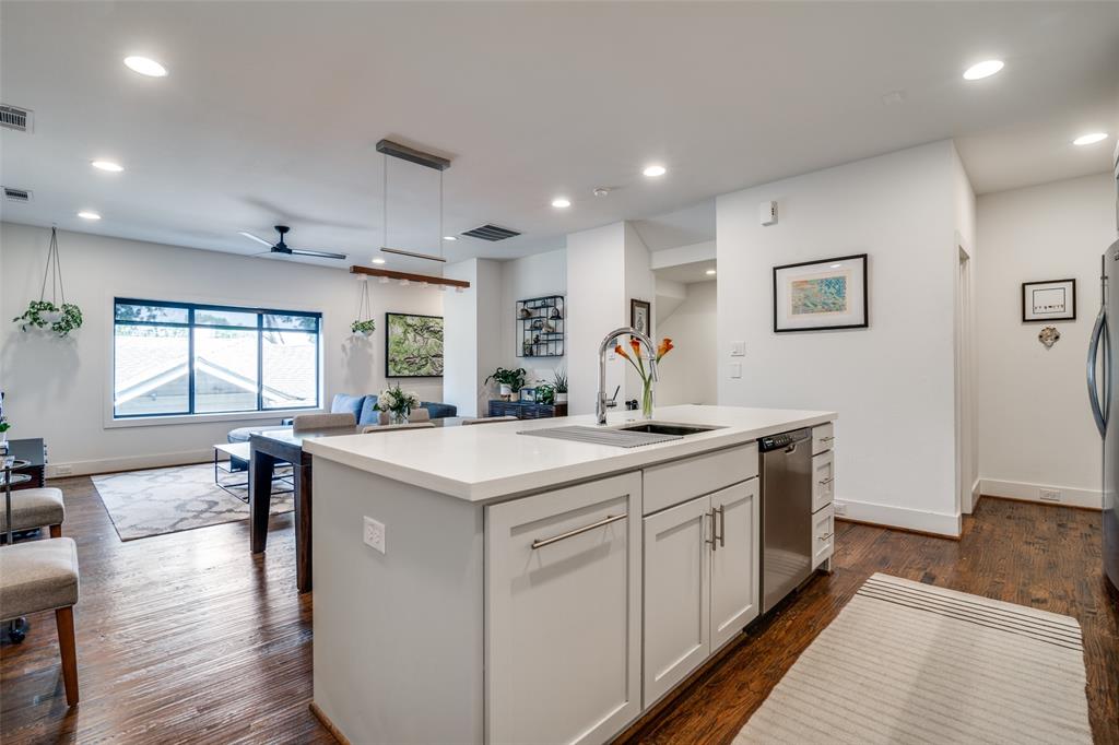 Condominium Hms Lindell Bldg 5 - Residential