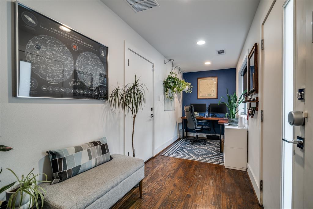 Condominium Hms Lindell Bldg 5 - Residential