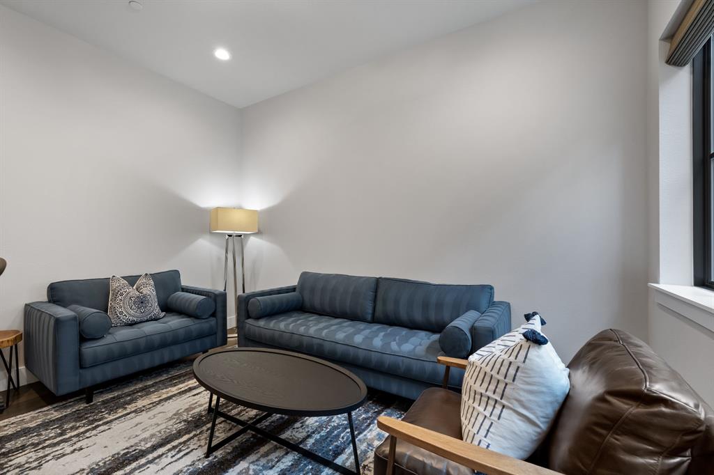 Lakeside Tower - Residential