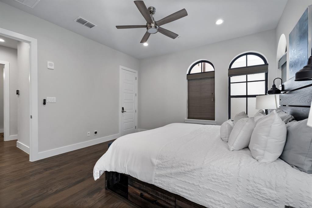 Lakeside Tower - Residential