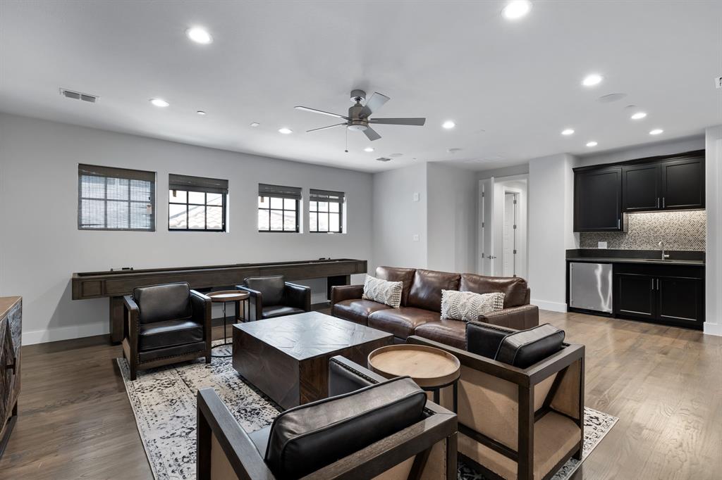 Lakeside Tower - Residential