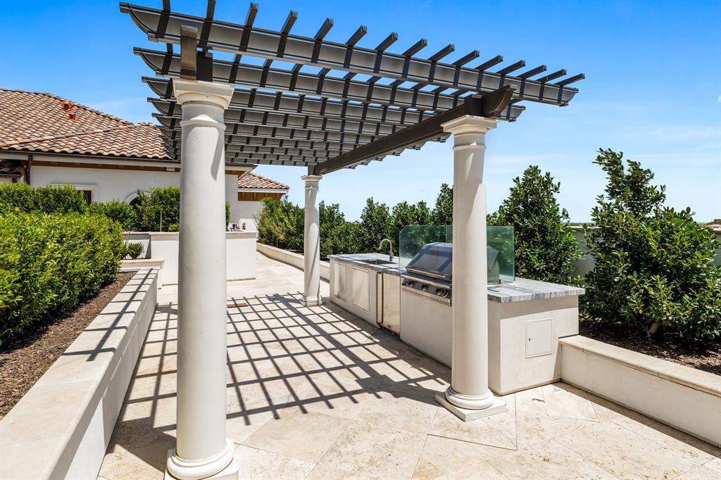 Lakeside Tower - Residential