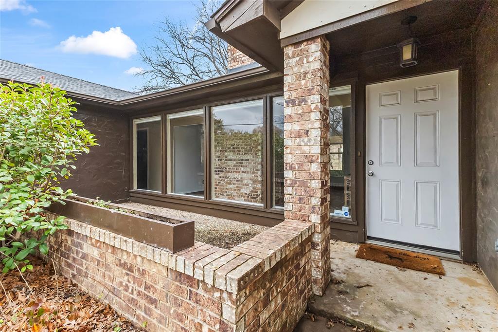 1104 Forest Ridge Drive