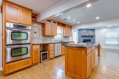 Tiny photo for 4237 Geddes Avenue, Fort Worth, TX 76107 (MLS # 21341168)