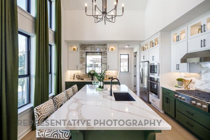 1922 Lone Pine Lane