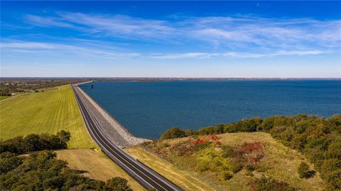 Tiny photo for 1210 County Road 232, Collinsville, TX 76233 (MLS # 21196093)