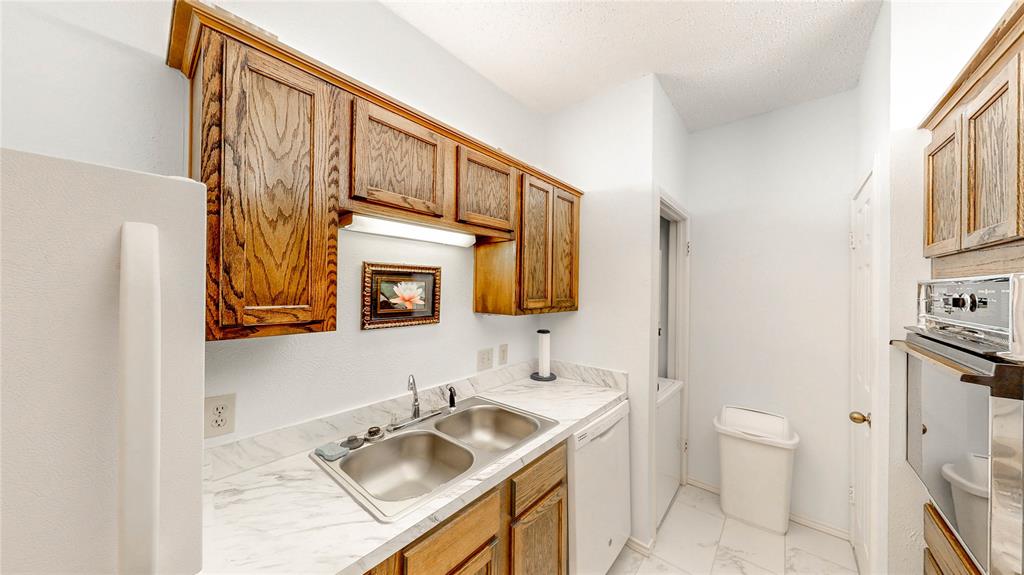 Cantor Park Condo - Residential