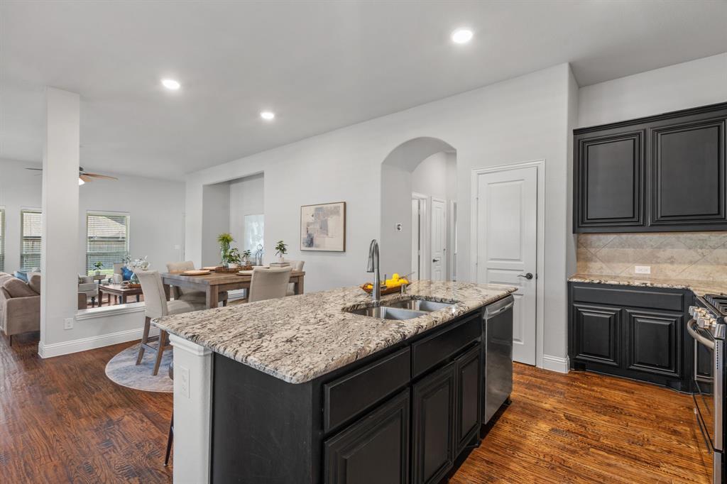 1609 Emerald Tree Place