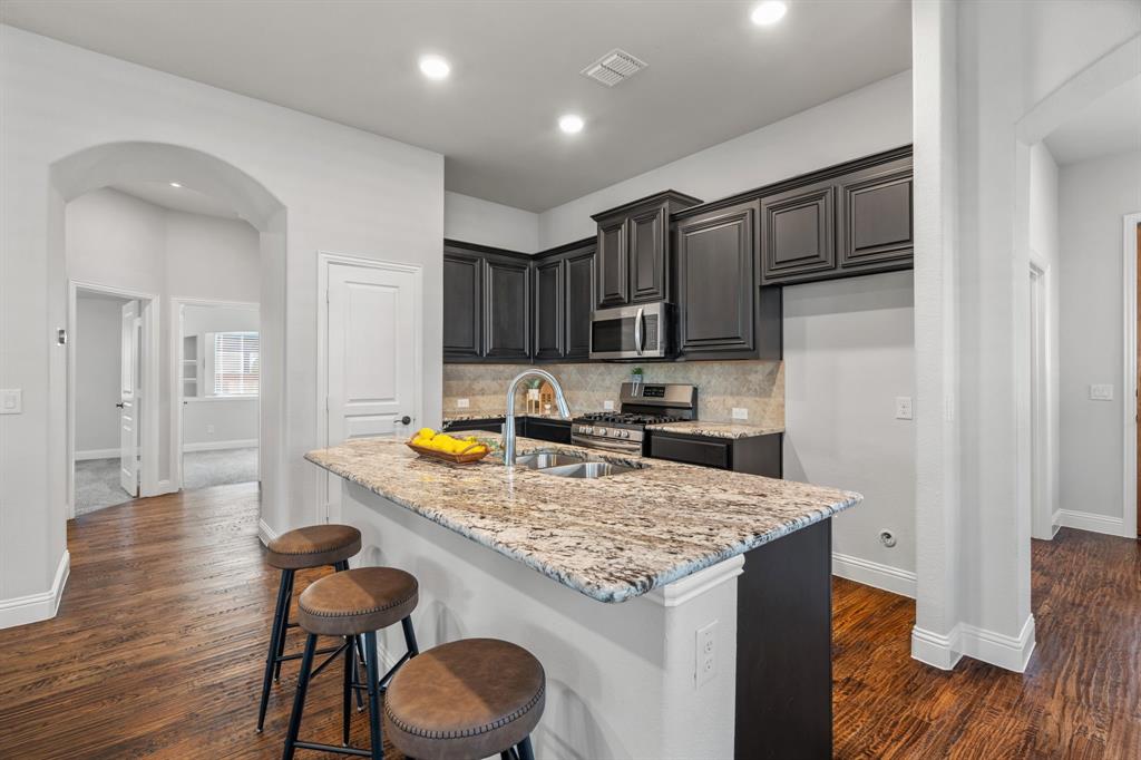 1609 Emerald Tree Place