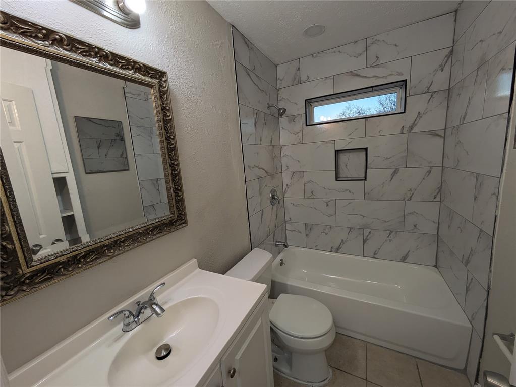 806 clearwood Drive