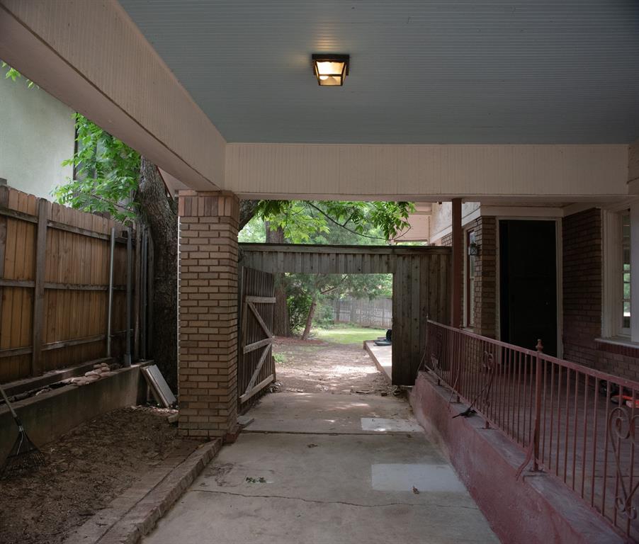 2303 Mistletoe Drive