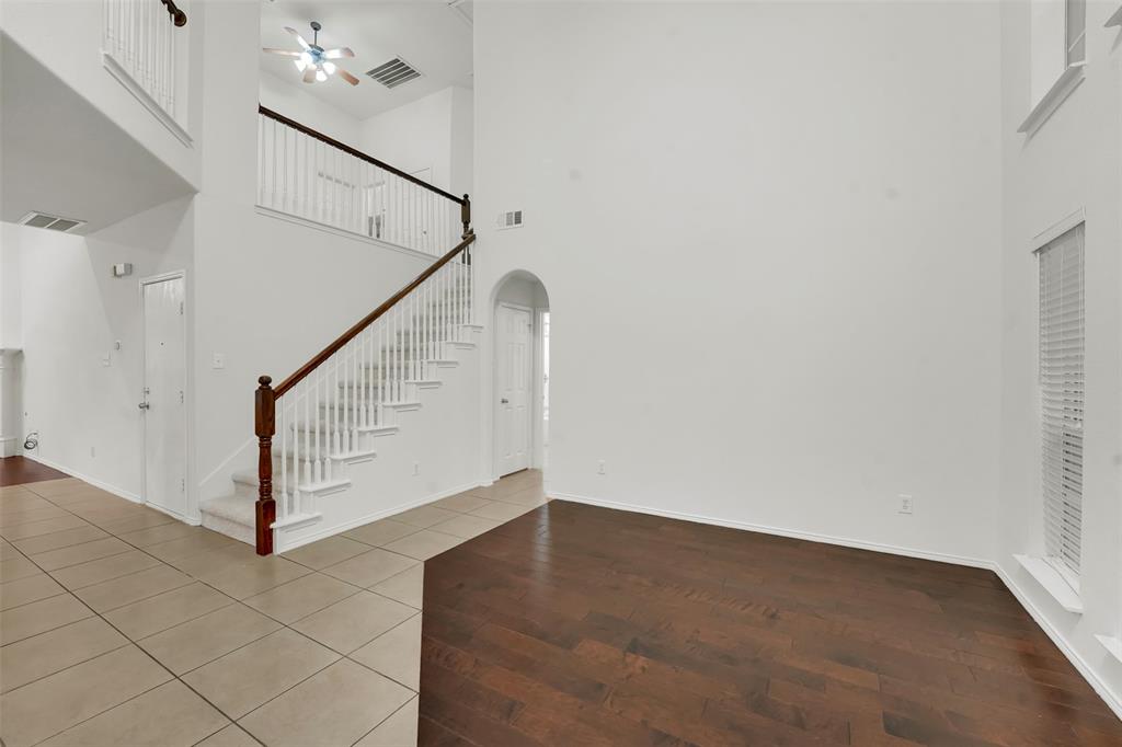 9120 Regal Oaks Drive