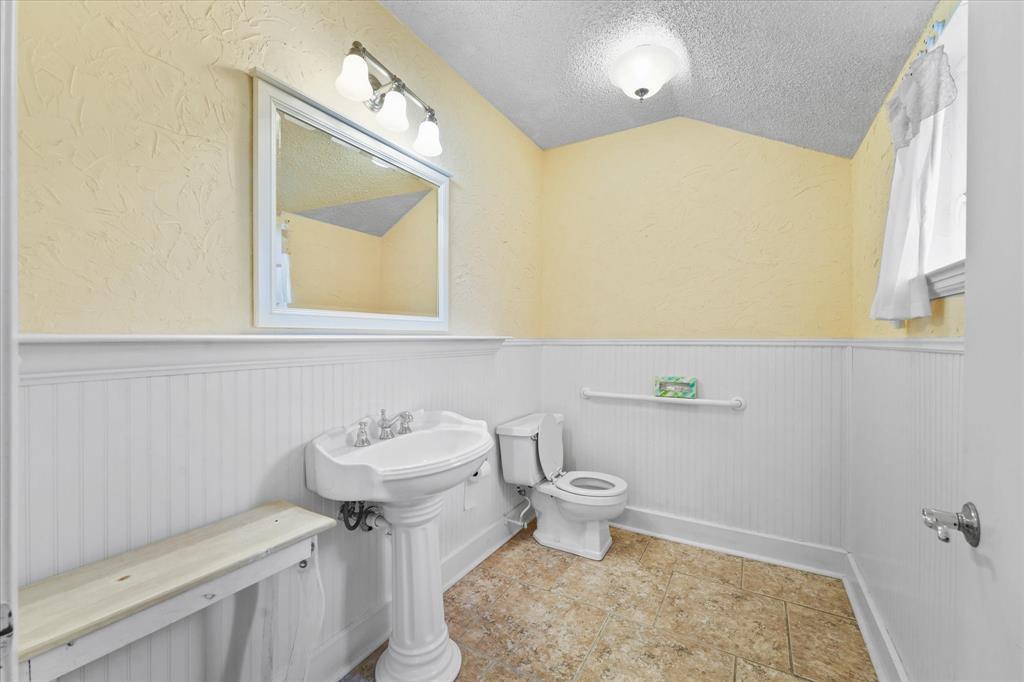 Hyde-Jennings Sub - Commercial Sale