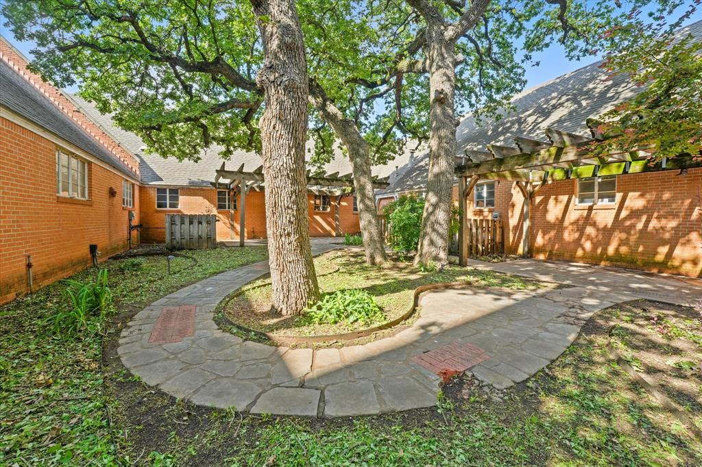 Hyde-Jennings Sub - Commercial Sale