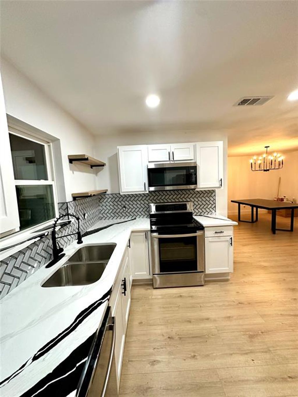 Photo of 3324 E 15th Street, Plano, TX 75074 (MLS # 21199960)