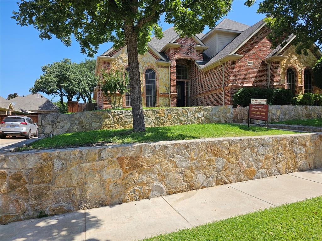 Photo 1 of 38 — 7921 Shady Oaks Drive, North Richland Hills, TX 76182