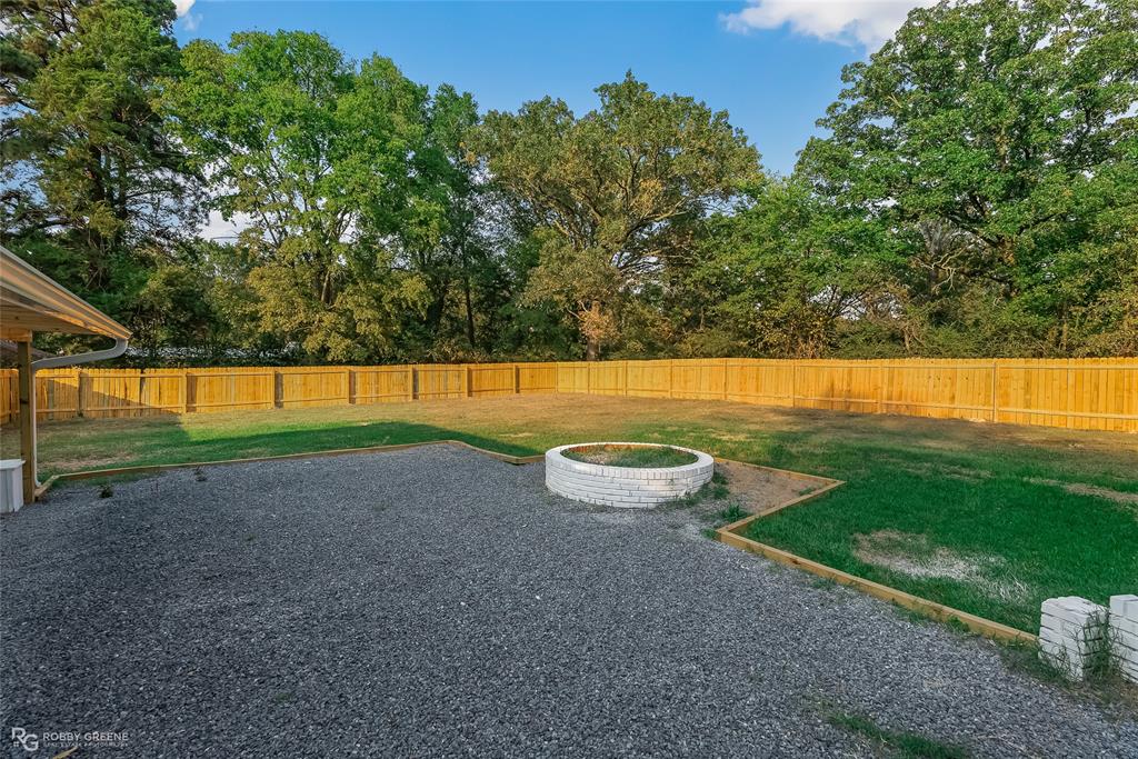 Shreveport, Louisiana 71107, United States, 4 Bedrooms Bedrooms, ,3 BathroomsBathrooms,Residential,Active,40079