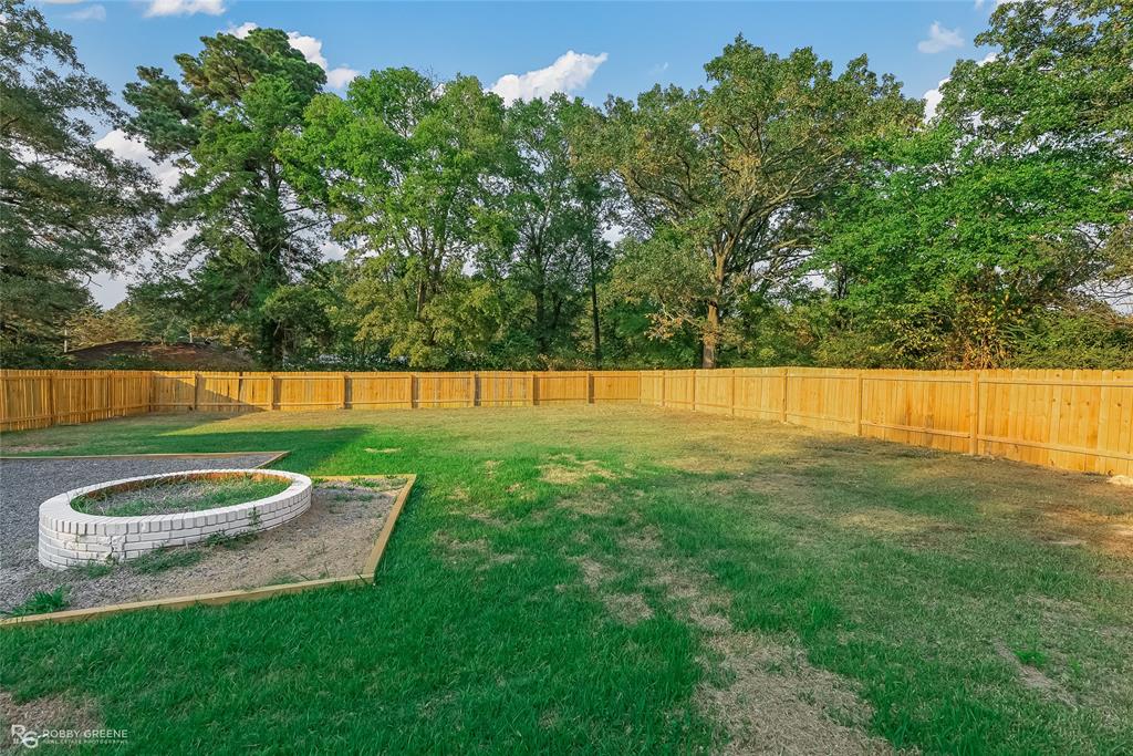 Shreveport, Louisiana 71107, United States, 4 Bedrooms Bedrooms, ,3 BathroomsBathrooms,Residential,Active,40079