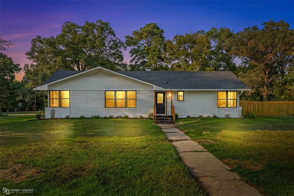 Shreveport, Louisiana 71107, United States, 4 Bedrooms Bedrooms, ,3 BathroomsBathrooms,Residential,Active,40079
