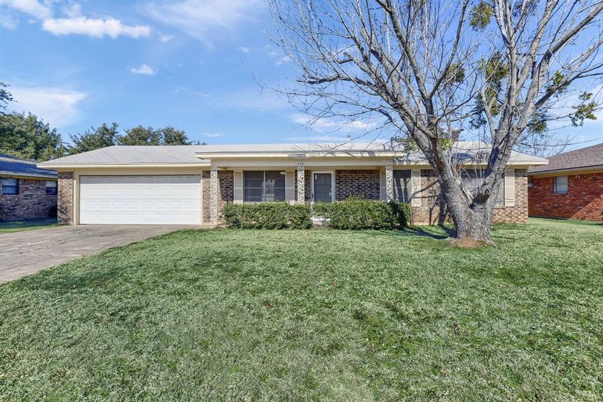 Situated near the heart of Whitesboro, TX, 208 Texoma Dr. emerges as a captivating residence, recently updated to blend modern comforts with timeless charm. This 3-bedroom, 2-bath home invites you in with a fresh and contemporary feel. The living spaces are infused with natural light, creating an inviting ambiance that complements the thoughtful layout. The kitchen showcases modern amenities and stylish finishes, offering a delightful space for culinary endeavors. Three well-appointed bedrooms provide personal retreats, while the two bathrooms have been tastefully updated for both convenience and luxury. Beyond the interior, the property features a welcoming front yard and a backyard oasis, perfect for outdoor relaxation and entertaining. 208 Texoma Dr. stands as a testament to the allure of Whitesboro living, offering a harmonious blend of character and modernity in a welcoming Texas community.