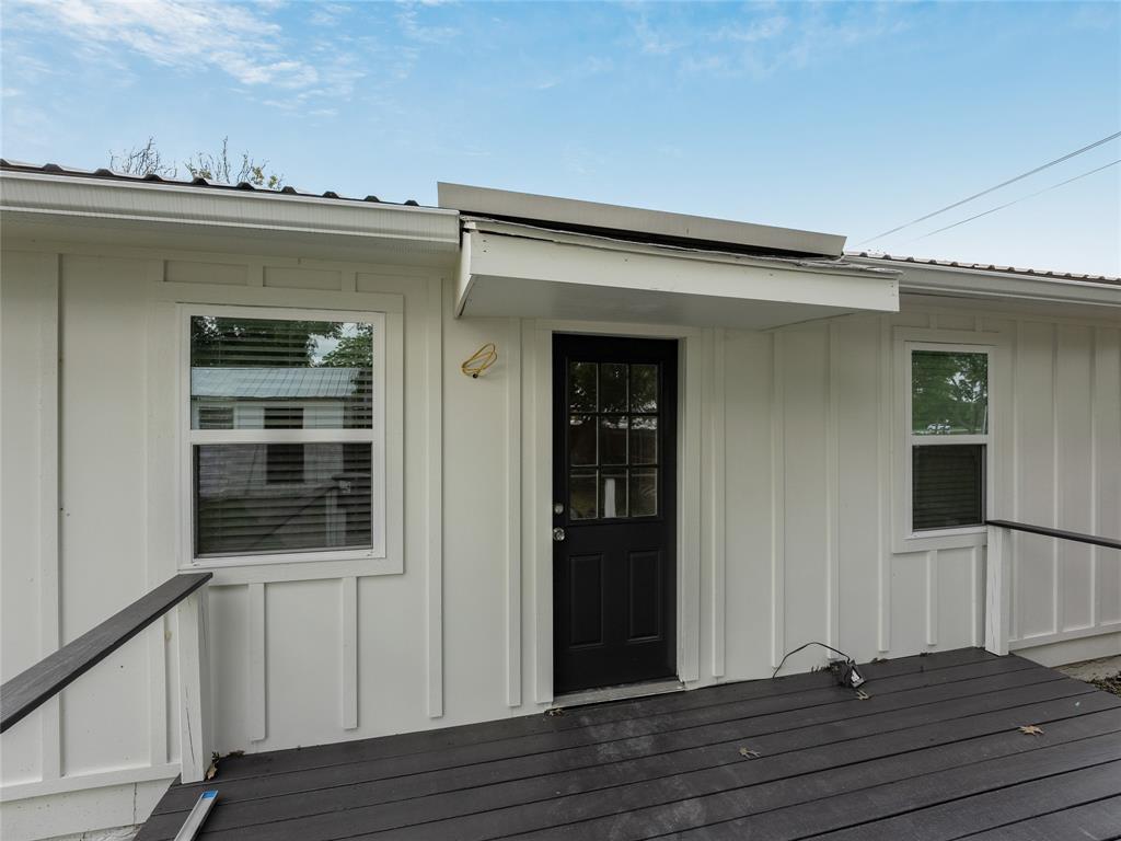 Photo of 421 S Interurban Street, Anna, TX 75409 (MLS # 21393128)