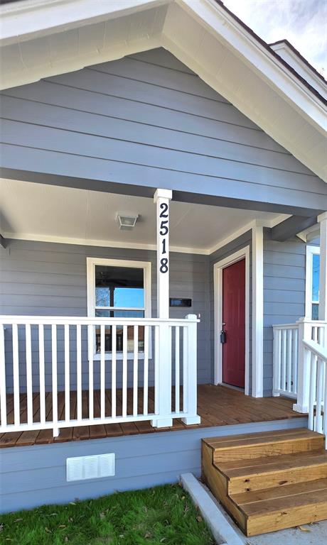 2518 W Clarendon Drive