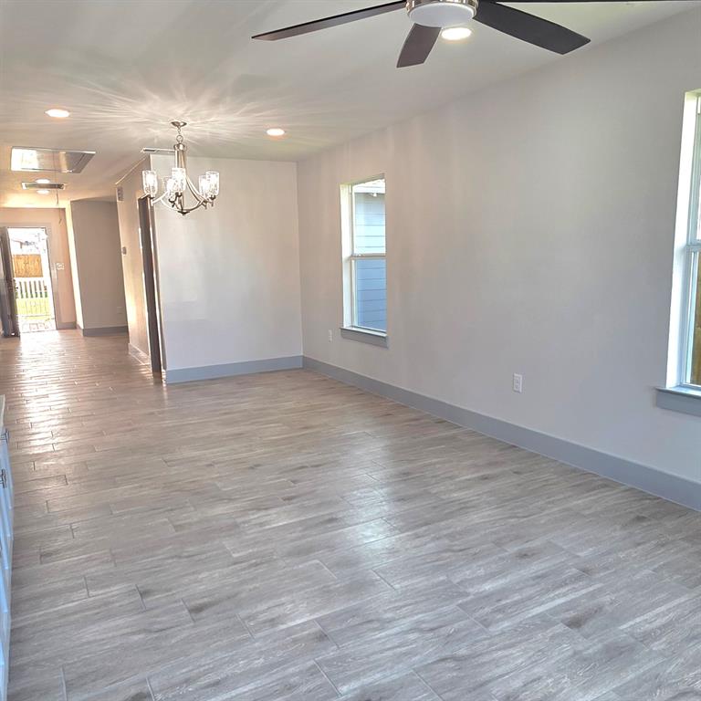 2518 W Clarendon Drive