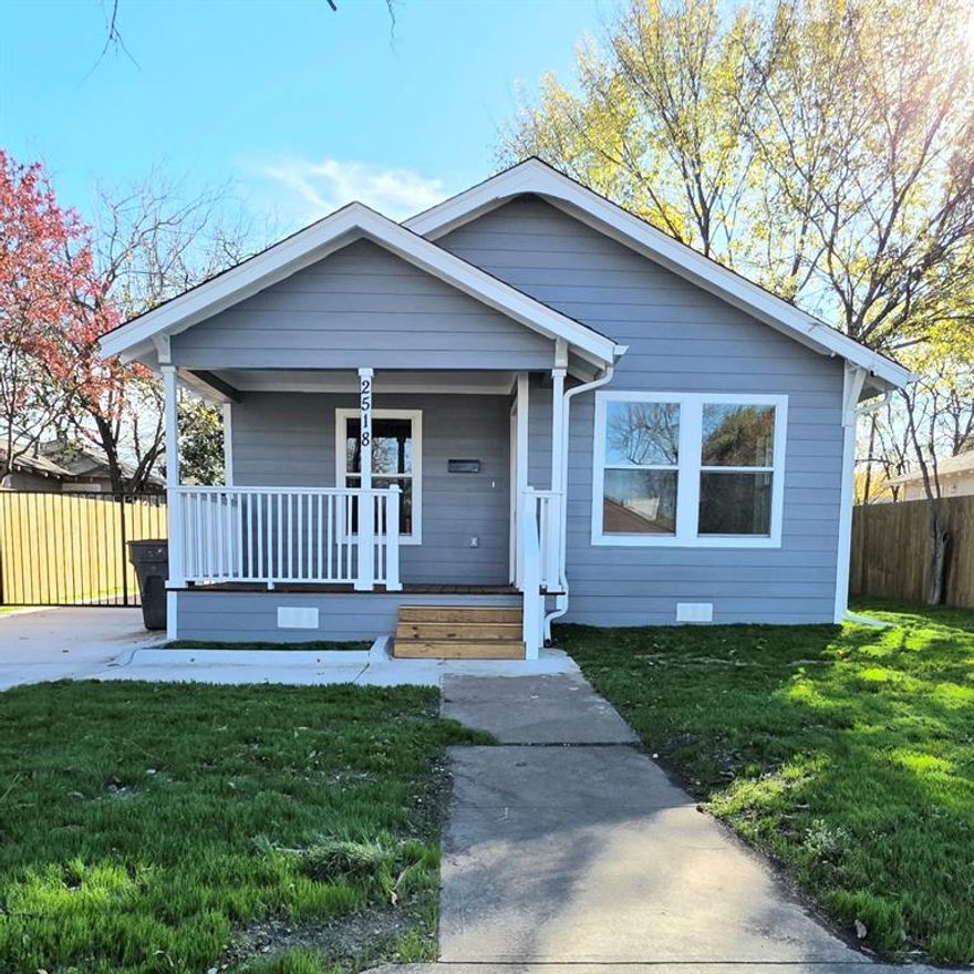 Welcome to a beautifully remodeled home in the heart of Oak Cliff, just minutes from the vibrant Bishop Arts District. Step onto the charming covered front porch, an ideal spot to savor the Texas weather.
Inside, you'll find an open-concept living and dining area featuring a custom-built entertainment wall and elegant porcelain tile flooring throughout. The chef’s kitchen is a highlight, boasting custom-built cabinetry and sleek quartz countertops. This home offers four spacious bedrooms and two full baths, with the private primary suite thoughtfully separated from the secondary bedrooms.
The backyard is designed for seamless indoor-outdoor living, complete with a covered patio perfect for a bistro set. The large yard provides ample space for hosting gatherings and entertaining guests. Appliances are negotiable.