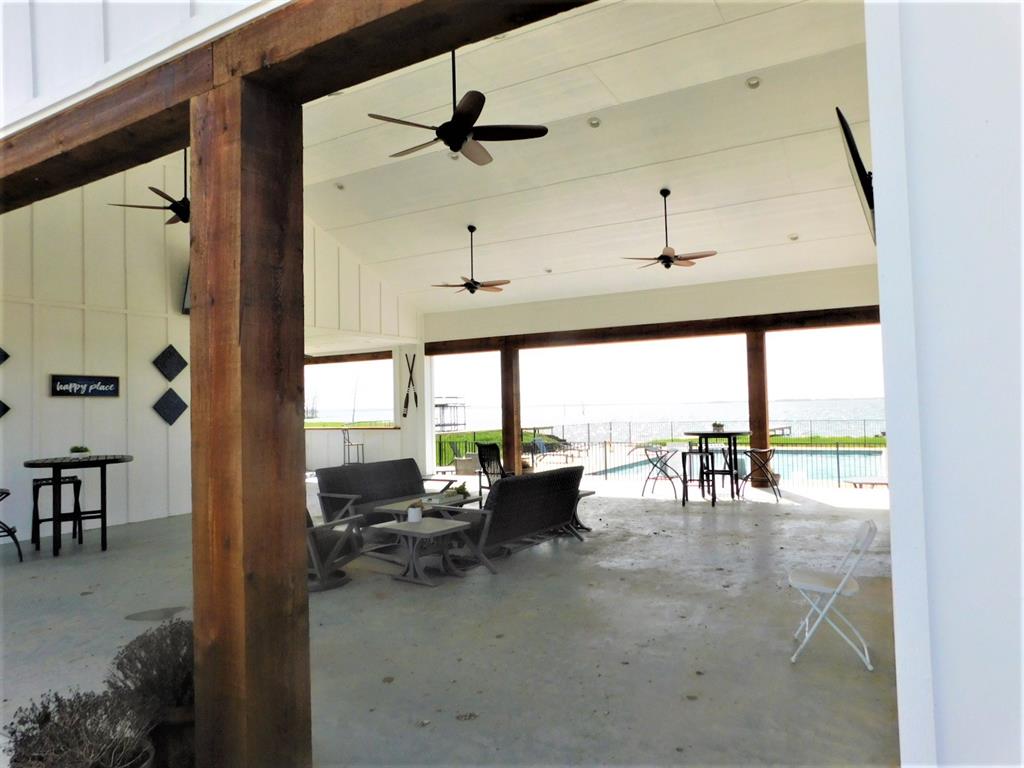 Peninsula Point - Land