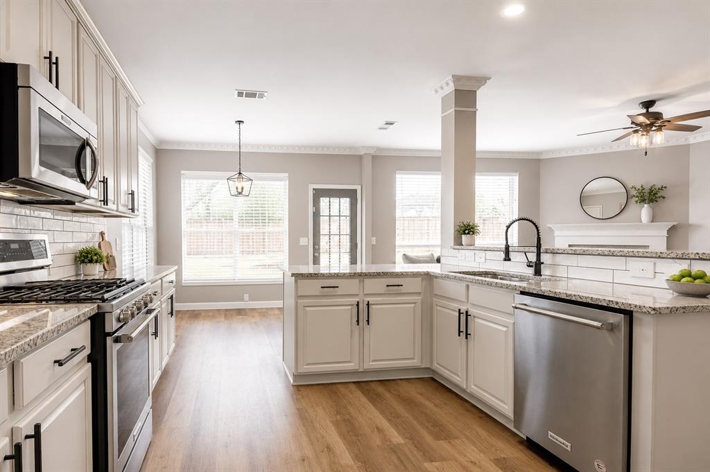 2617 Cowboy Trail