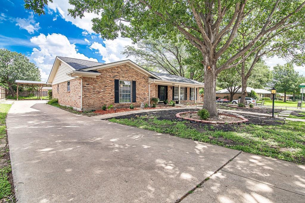 4300 Barcelona Drive
