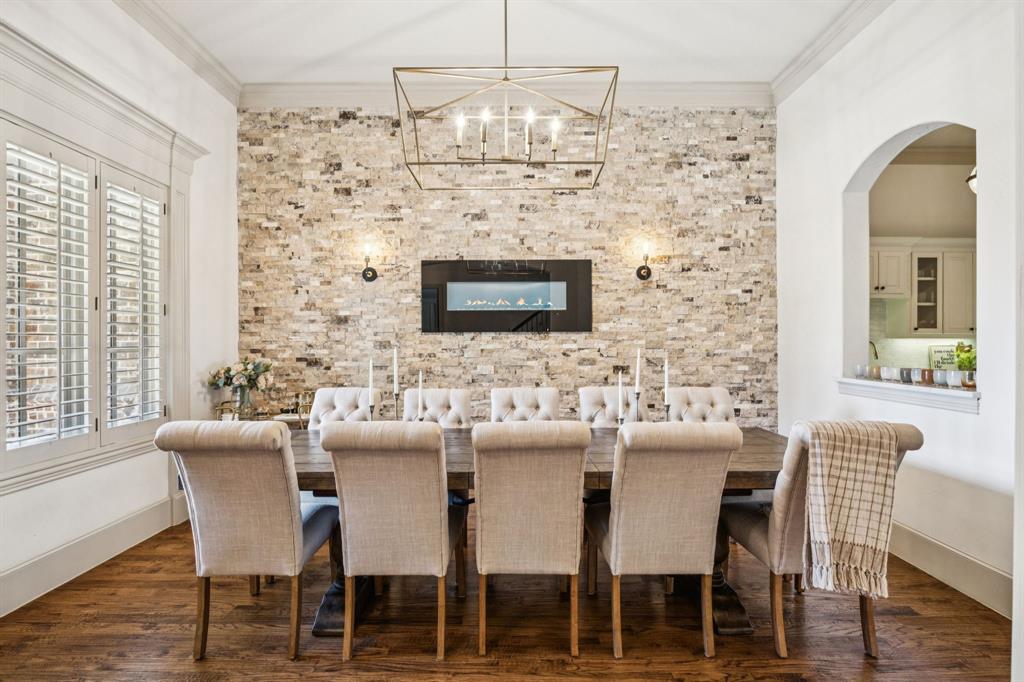 408 W Chapel Downs Drive