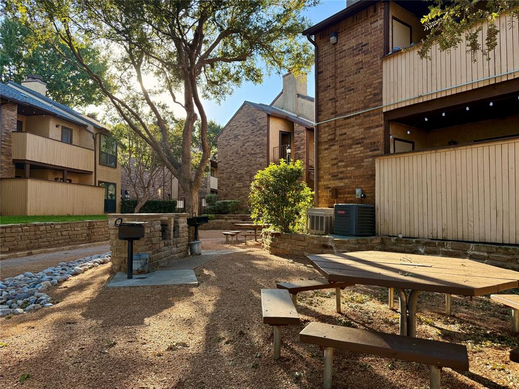 Cloisters Condo The - Residential