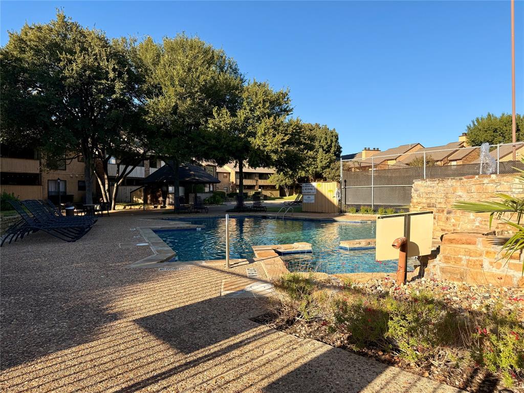 Cloisters Condo The - Residential