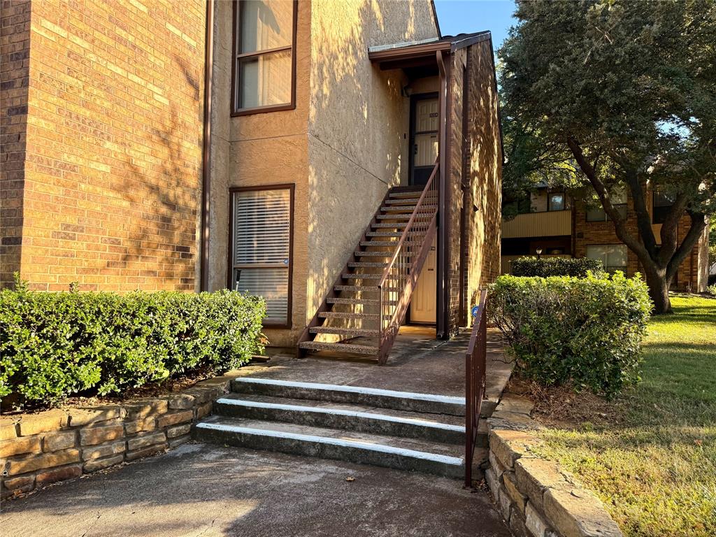 Cloisters Condo The - Residential