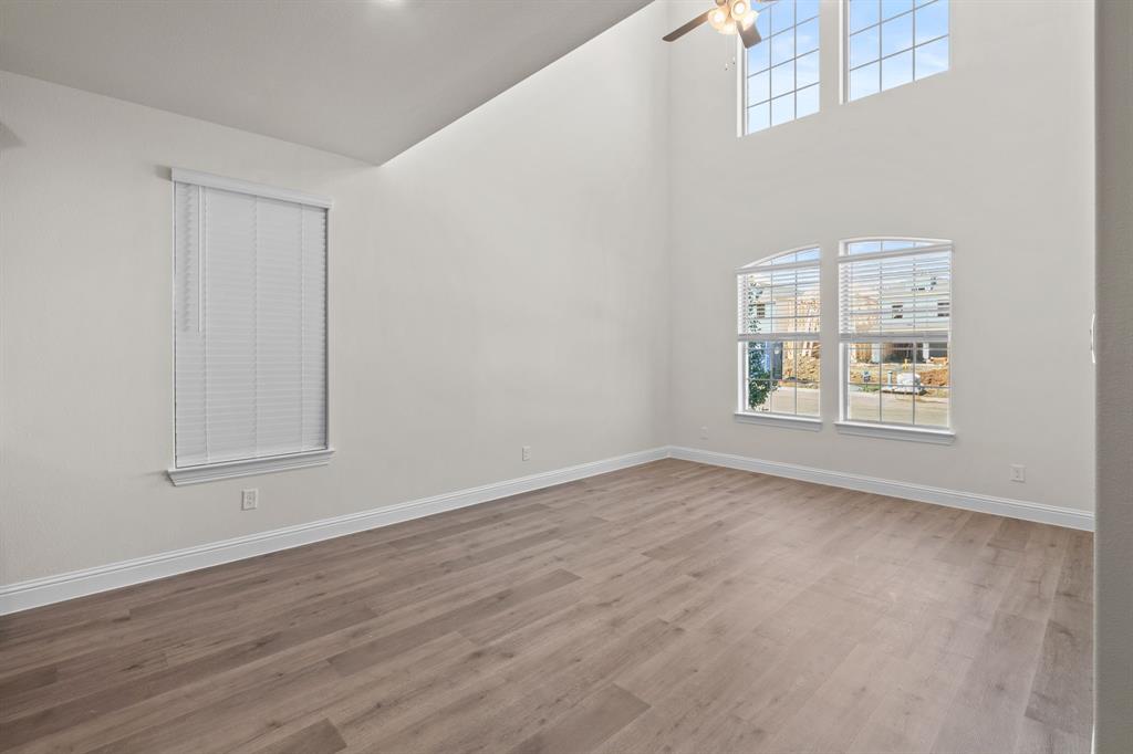 910 Milkweed Drive